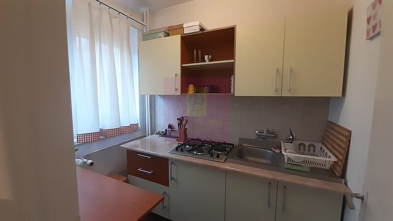 Garsoniera la Metrou Dristor | Bloc anvelopat | Mobilata
